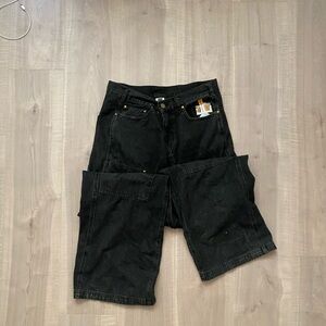 dart jeans; skater jeans